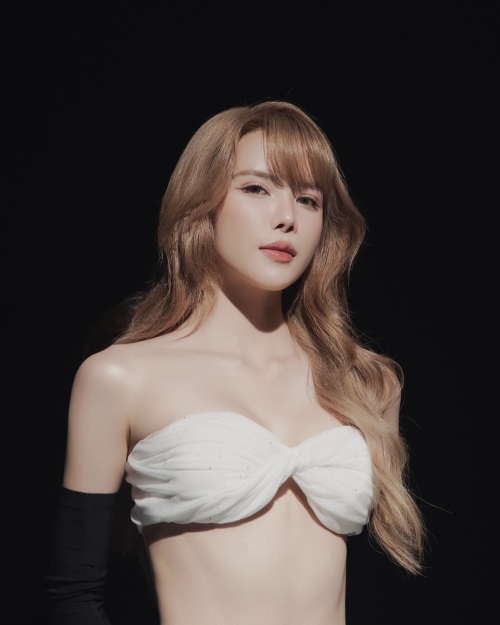 24082314.jpg
