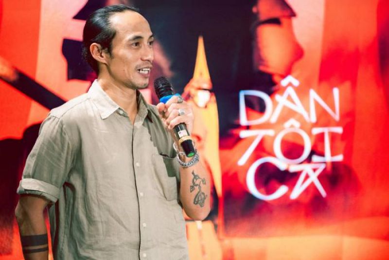 Phạm Anh Khoa trở lại với diện mạo mới ra mắt MV &ldquo;D&acirc;n t&ocirc;i ca&rdquo; mở đường cho EP &ldquo;Khoa học&rdquo;