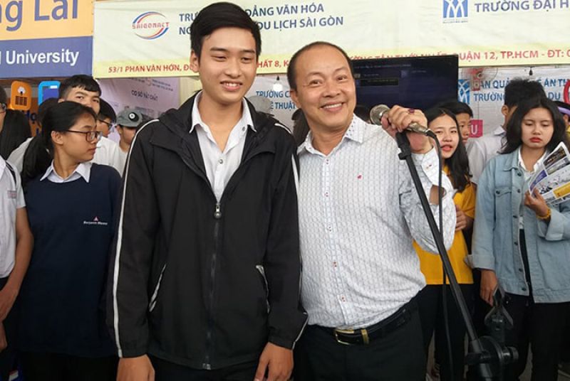 Nghệ sĩ Đức Hải bị miễn nhiệm chức vụ Ph&oacute; hiệu trưởng