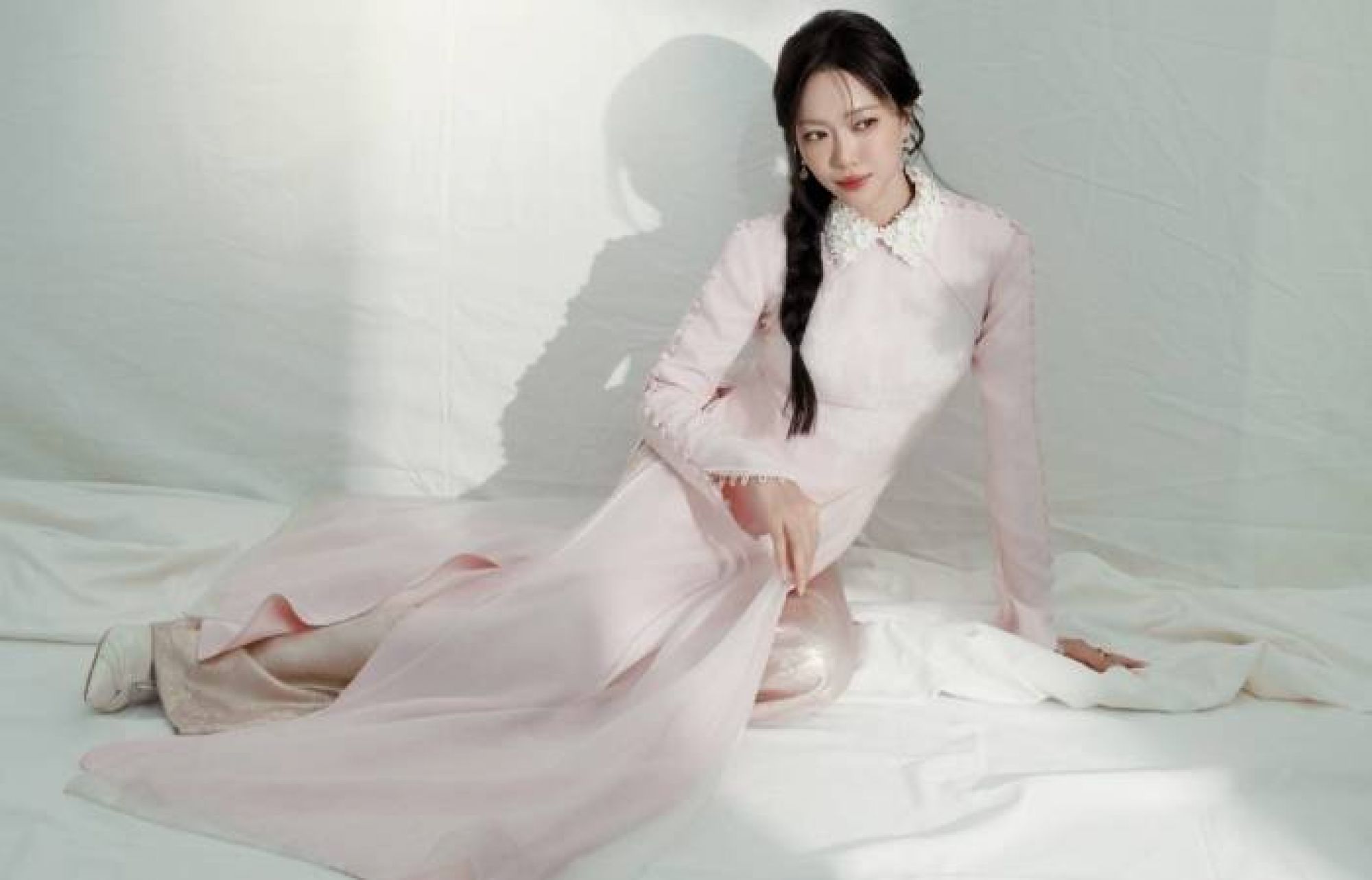 Diệu Nhi dịu d&agrave;ng bất ngờ trước thềm năm mới