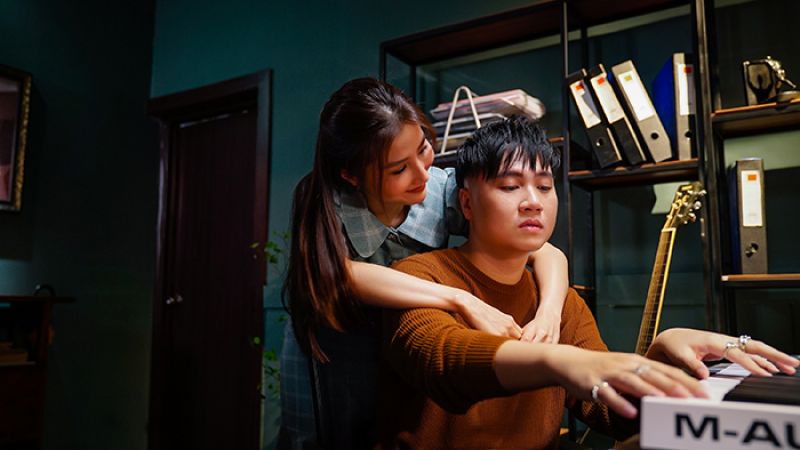 Diễm My 9X bất ngờ trở th&agrave;nh người t&igrave;nh của Vương Anh T&uacute;?