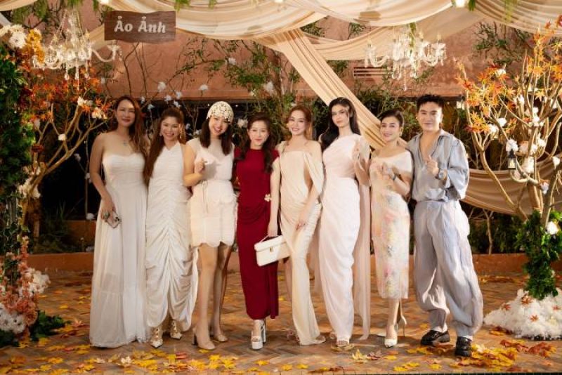 Vy Oanh hội ngộ loạt mỹ nh&acirc;n Vpop ở họp b&aacute;o album mới
