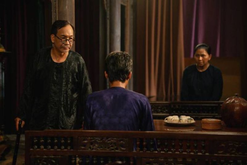 Nghệ sĩ Đức Khu&ecirc; tiết lộ hậu trường cảnh x&ocirc; x&aacute;t với Mạc Văn Khoa trong phim &lsquo;&Uacute;t Lan: O&aacute;n linh giữ của&rsquo;