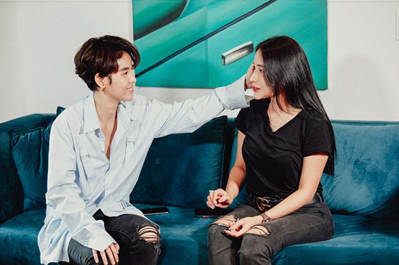 Vũ C&aacute;t Tường học diễn xuất với Khả Như ra sao để ho&aacute; th&acirc;n xuất thần trong MV "C&oacute; người"?