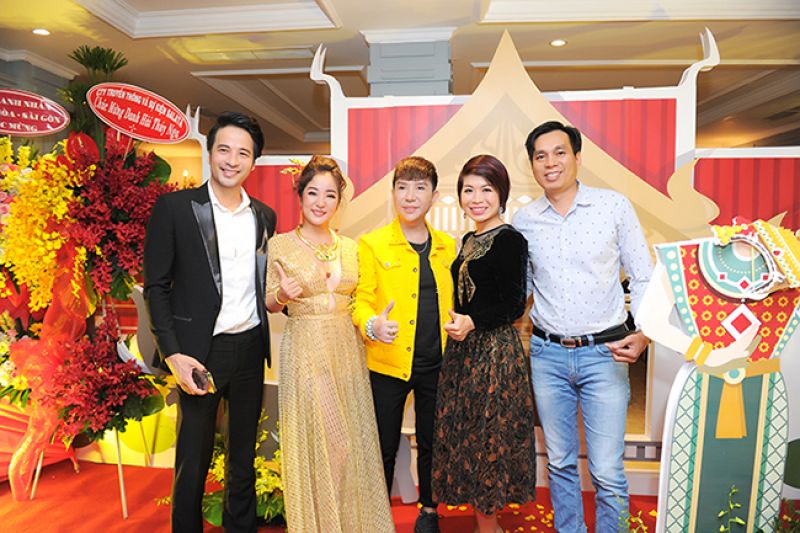 Th&uacute;y Nga sẵn s&agrave;ng b&aacute;n v&agrave;ng v&agrave; nh&agrave; thực hiện liveshow