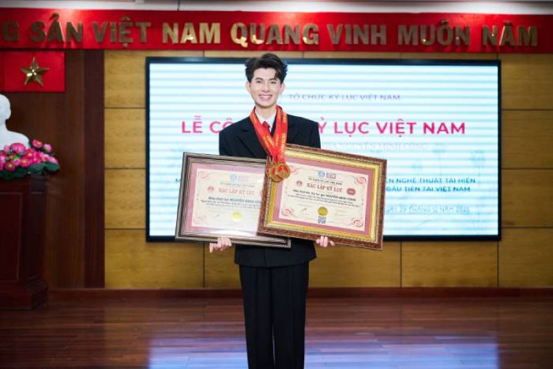 NTK Nguyễn Minh C&ocirc;ng tạo n&ecirc;n c&uacute; đ&uacute;p kỷ lục Việt Nam