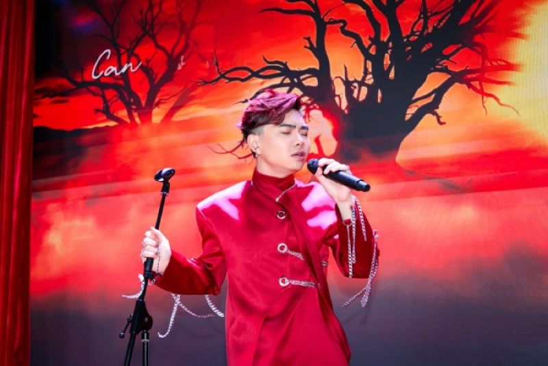 Ch&agrave;ng thiếu gia tập đo&agrave;n ngh&igrave;n tỷ theo đuổi ước mơ trở th&agrave;nh ca nhạc sĩ