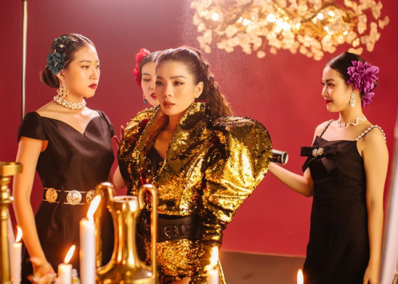 Lệ Quy&ecirc;n lạnh l&ugrave;ng xuất hiện như một vị thần trong teaser "Q Show2"