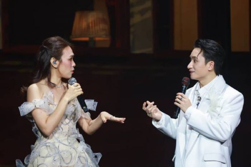 Mỹ T&acirc;m song ca c&ugrave;ng Phan Mạnh Quỳnh v&agrave; giao lưu h&agrave;i hước tr&ecirc;n s&acirc;n khấu live concert &ldquo;Chuyến t&agrave;u: M&ugrave;a đ&ocirc;ng&rdquo;